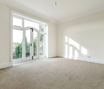 A five bedroom detached property situated within the Village of Ber... - Photo 3