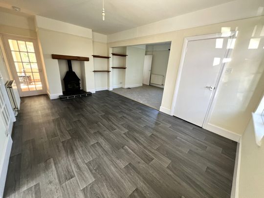 Lower Marsh, Dunster, Minehead, Somerset, TA24 - Photo 1