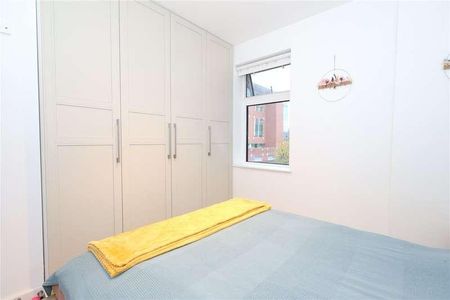 Chertsey Road, Woking, Surrey, GU21 - Photo 5