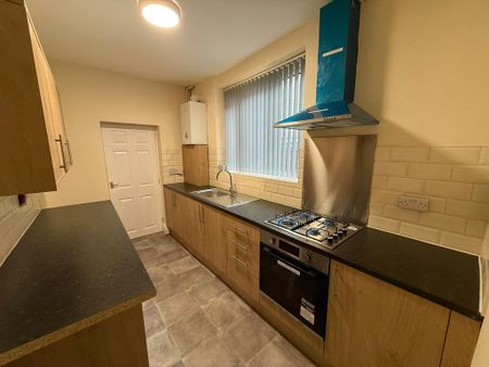 3 bedroom terraced house to rent - Photo 5