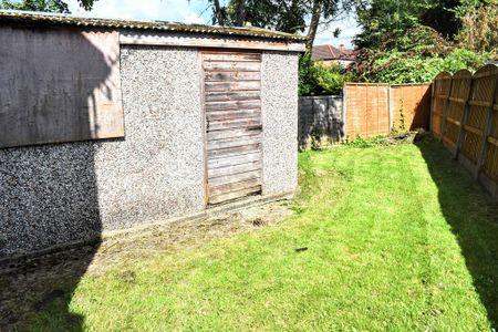1 bedroom in a house share to rent - Photo 3