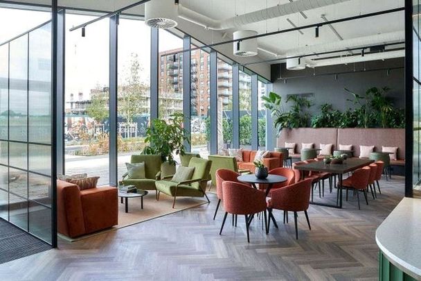 2 Cedrus Avenue, Southall, London, UB1 - Photo 1