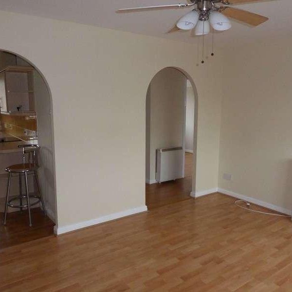 Gerddi Quarella, Bridgend, Bridgend County, CF31 - Photo 1