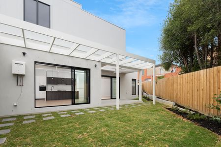 1/2 Elm Tree Road, Doncaster VIC 3108 - House For Rent | Domain - Photo 2