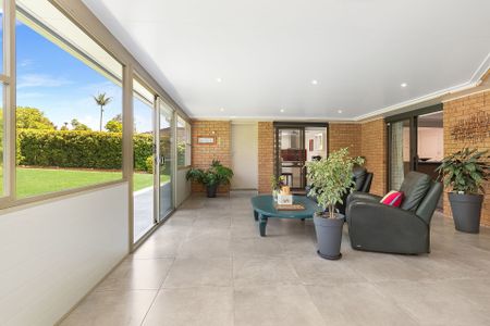 Spacious Family Home - Photo 2