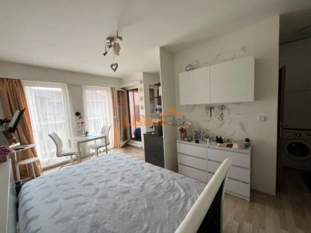 Pronájem moderního bytu 1+kk s balkonem a klimatizací (25 m - Photo 4