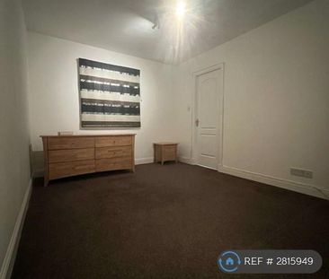 4 bedroom detached house to rent - Photo 3