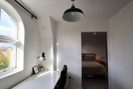 2 Bed Flat, Hadfield Close, M14 - Photo 4