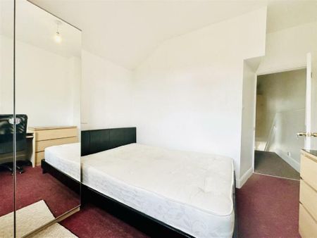 5 bedroom flat to rent - Photo 5