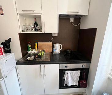 Studio to rent - Photo 2