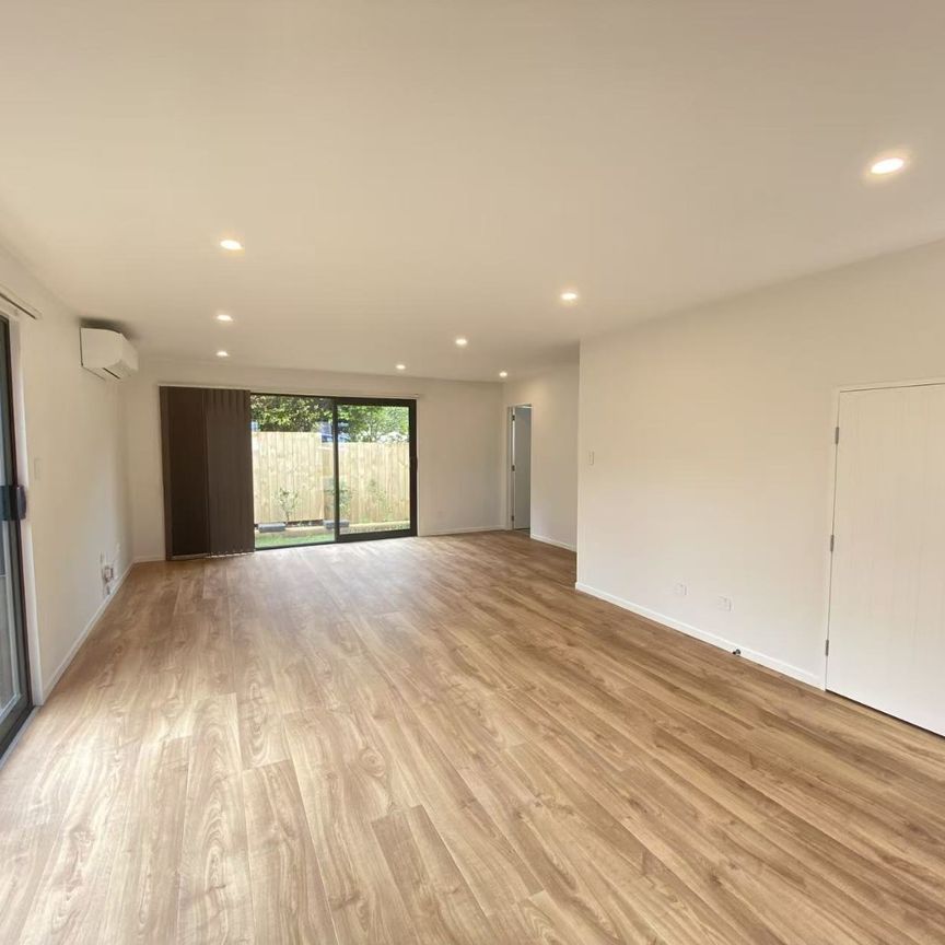 Brand New Townhouse in New Lynn！！ - Photo 1