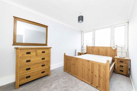 3 bedroom flat to rent - Photo 2