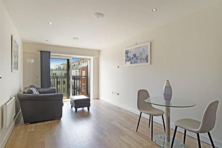 2 bedroom flat to rent - Photo 3