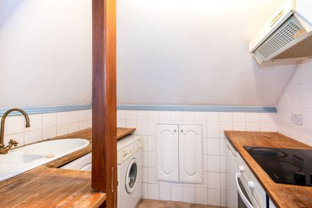 2 bedroom apartment to rent Danecourt Road, Poole, BH14 - Photo 4