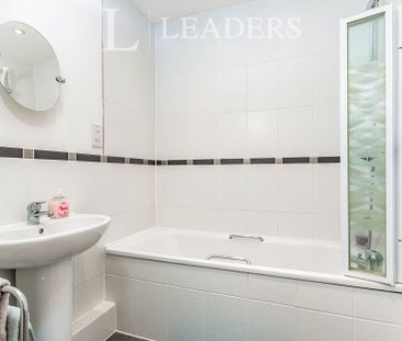 2 bedroom apartment to rent Lyons Court, Dorking, RH4 - Photo 6
