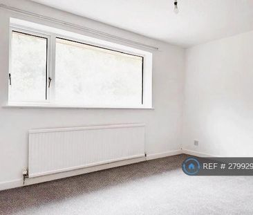 2 bedroom semi-detached house to rent - Photo 3