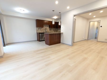 For Lease - 27 Walter Sangster Road, Whitchurch-Stouffville, Ontario - Photo 4