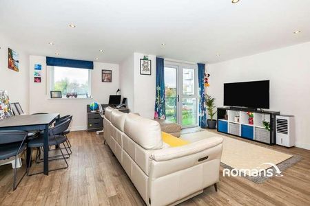 Kingston Close, Maidenhead, Berkshire, SL6 - Photo 3