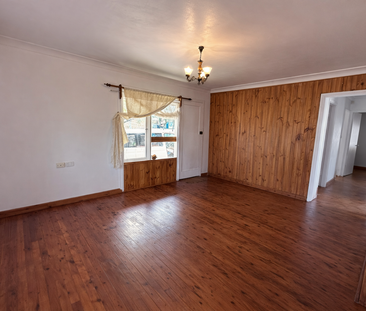 Close to schools and shops - Photo 6