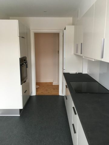 Moderne 2-værelses lejlighed i Aalborg med nyt køkken - Photo 4