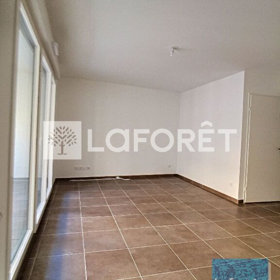 Appartement 2 pièces 40m2 MARSEILLE 8EME 919 euros - Photo 1