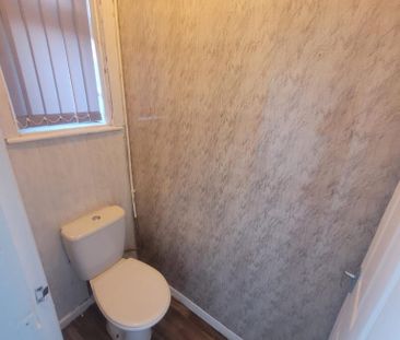 3 bedroom end of terrace house to rent - Photo 5