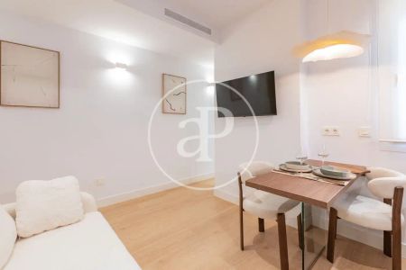 Piso de alquiler en C. de Alburquerque, 11, Trafalgar - Photo 2