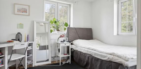 Ålgrytevägen, Skärholmen - Photo 2