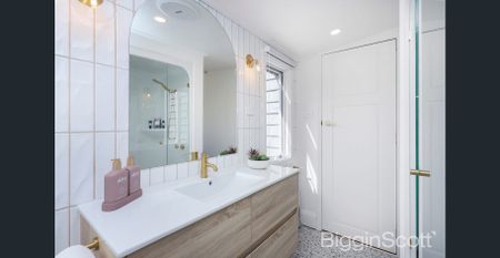 Love at First Sight - Photo 5