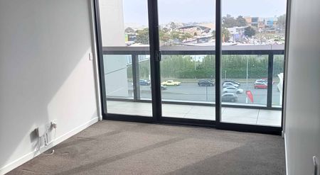 Luxurious Two- Bedroom Apartment w/ Stunning Views - Photo 2