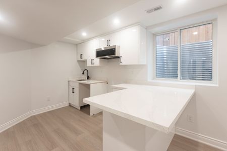 For Lease - 1182 Blueheron Boulevard Unit# Basement, Mississauga, Ontario - Photo 4