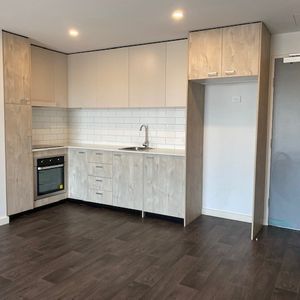 Affordable modern 2 bedroom unit - Photo 2