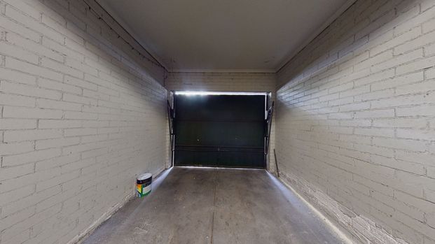 Spacious North Melbourne Townhouse in a Prime Location - Photo 1