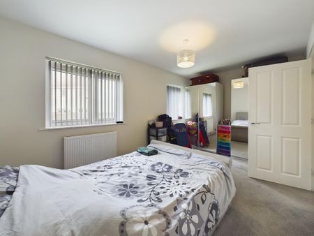 2 bedroom end of terrace house to rent - Photo 4