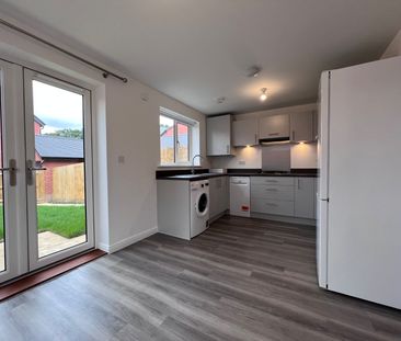 3 bedroom semi-detached house to rent - Photo 5