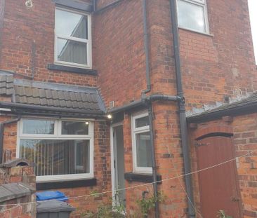 3 bedroom terraced house to rent - Photo 2
