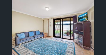 FULLY FURNISHED ONE BEDROOM GRANNY FLAT - WATER AND ELECTRICITY INCLUDED - Photo 3