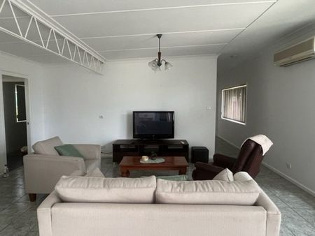 Tamworth Furnished Accommodation - East Tamworth - Photo 2