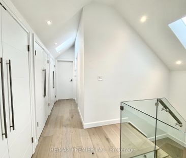 Detached Home For Lease | E8118258 - Photo 1