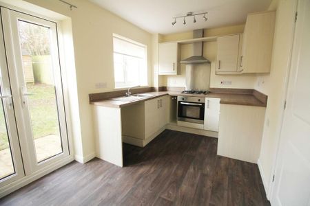 2 bedroom semi-detached house to rent - Photo 3