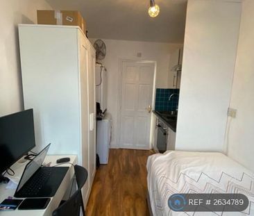 Studio to rent - Photo 6