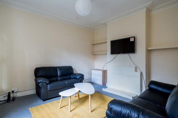 4 bedroom house to rent - Photo 1