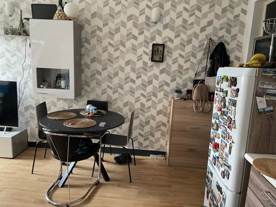 Te huur in centrum Roermond, keurige ruime studio voorzien van kitchenette en badkamer - Photo 1