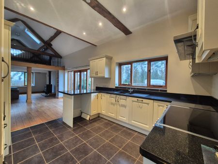 2 bed barn conversion to rent in Cherry Barn, Pencombe, Bromyard, Herefordshire - Photo 4