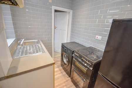 2 bed flat to rent in Bavington Drive, Fenham, NE5 - Photo 5