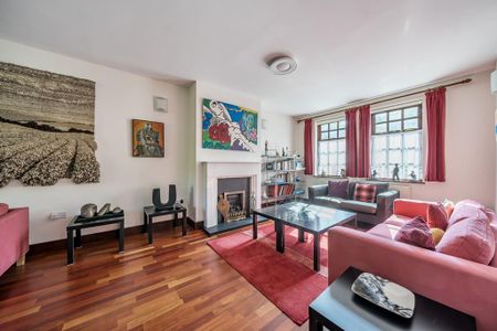 5 bedroom detached house to rent - Photo 2