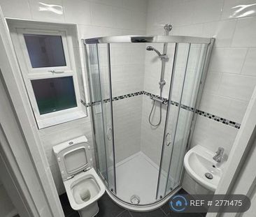 Studio to rent - Photo 6