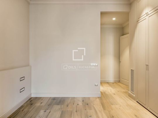 Exclusive apartment for rent overlooking Passeig de Gràcia, Barcelona - Photo 1