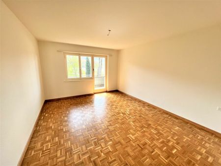 Familienfreundliche Altbauwohnung mit Balkon an ruhiger Lage - Photo 2