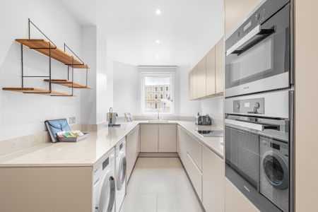 Grade II-listed family home in South Kensington - Photo 2